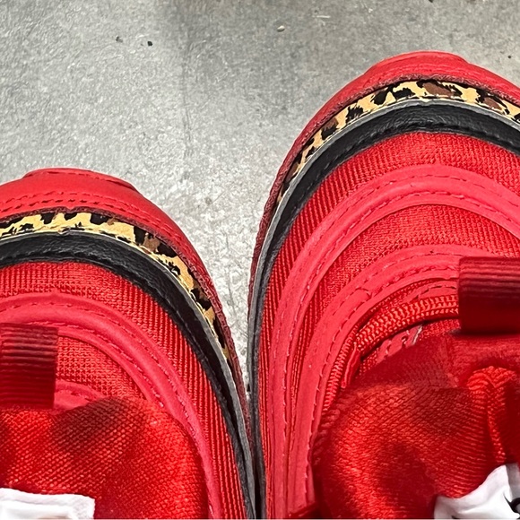 Nike airmax varsity red with cheetah lining 2019 size 6.5 womans - Picture 5 of 8